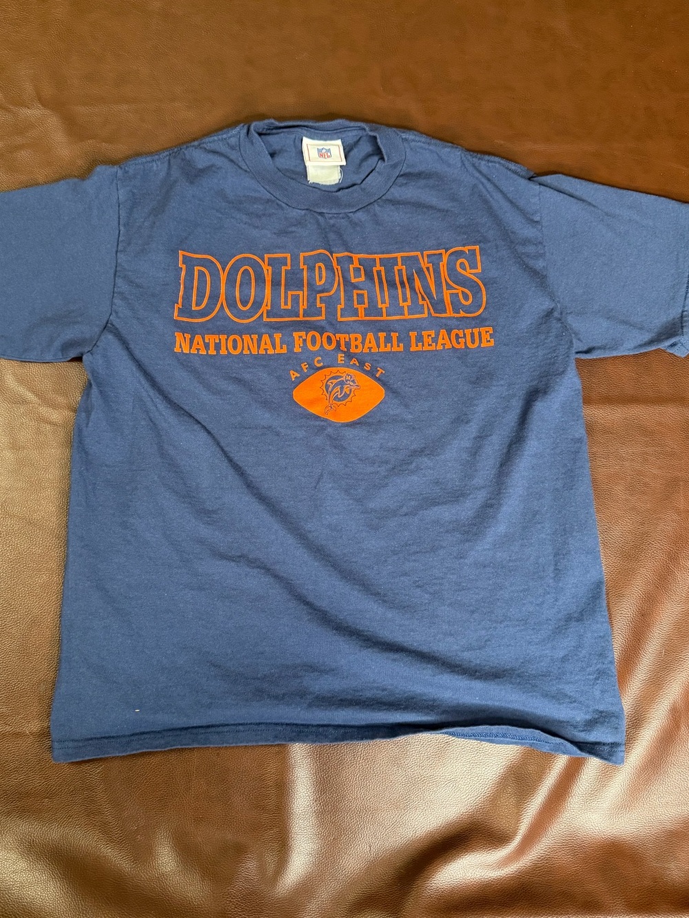 Women’s Miami dolphins graphic tee